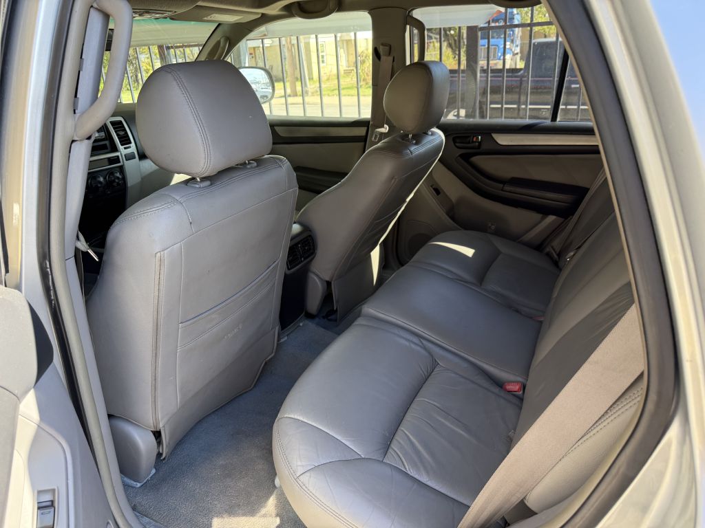 Photo 6 of this TOYOTA 4RUNNER