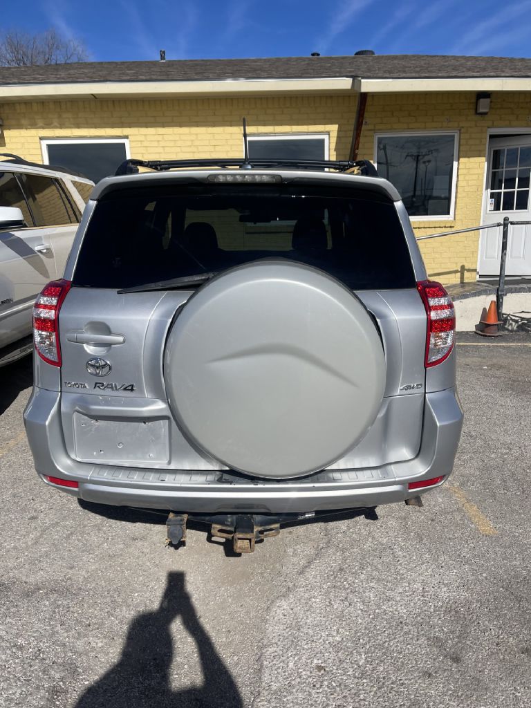 Photo 3 of this TOYOTA RAV4