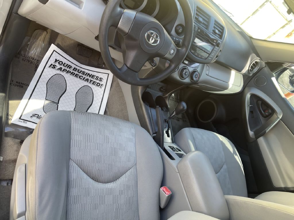 Photo 5 of this TOYOTA RAV4