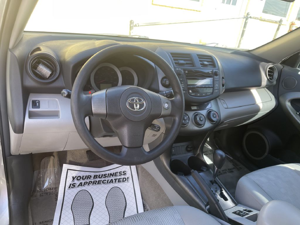 Photo 6 of this TOYOTA RAV4