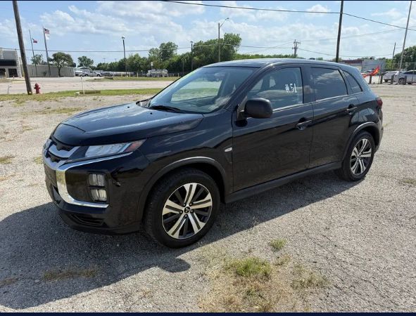 Photo 4 of this MITSUBISHI OUTLANDER SPORT