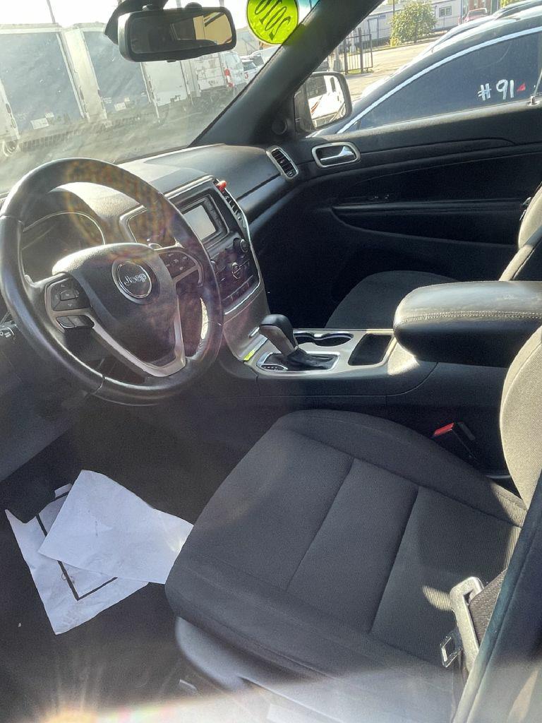 Photo 3 of this JEEP GRAND CHEROKEE