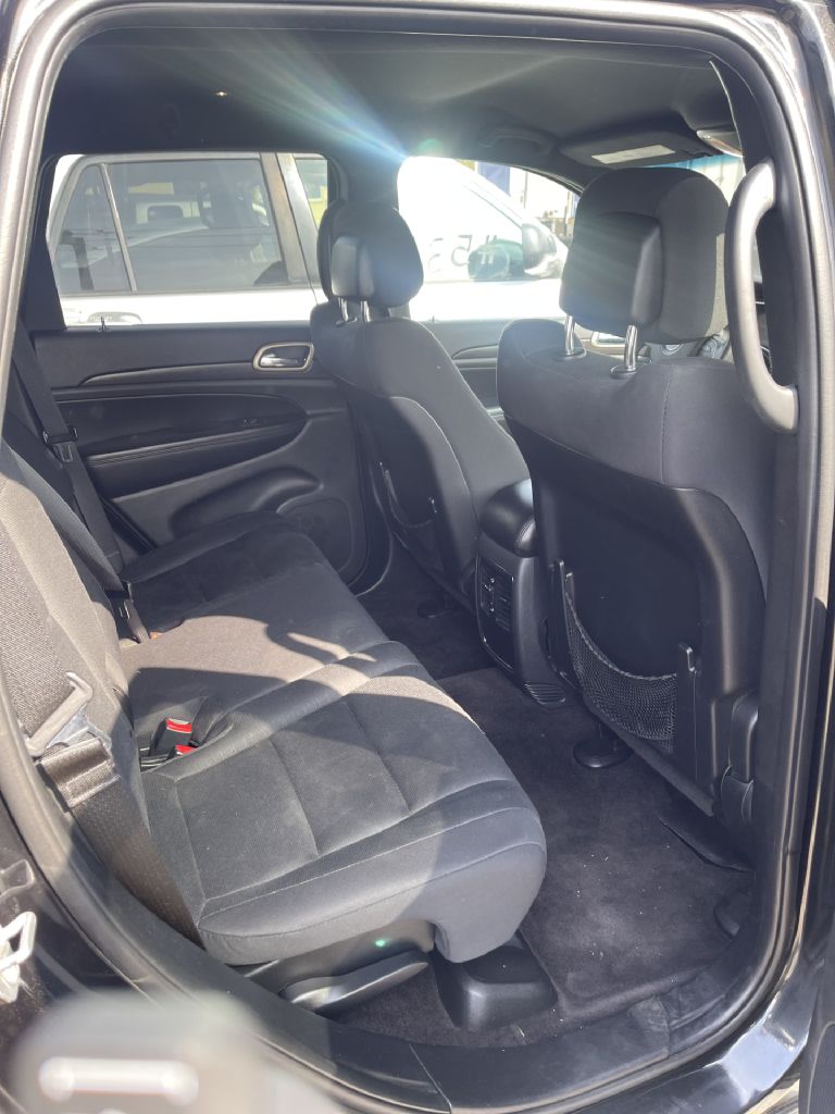 Photo 6 of this JEEP GRAND CHEROKEE