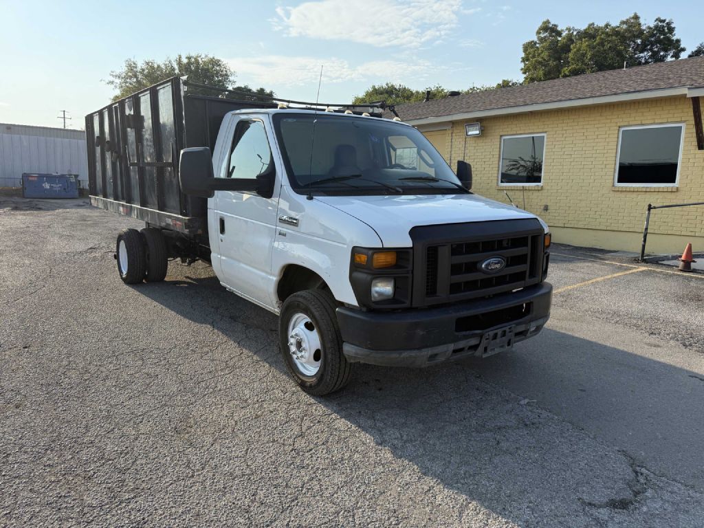 Photo 3 of this FORD ECONOLINE