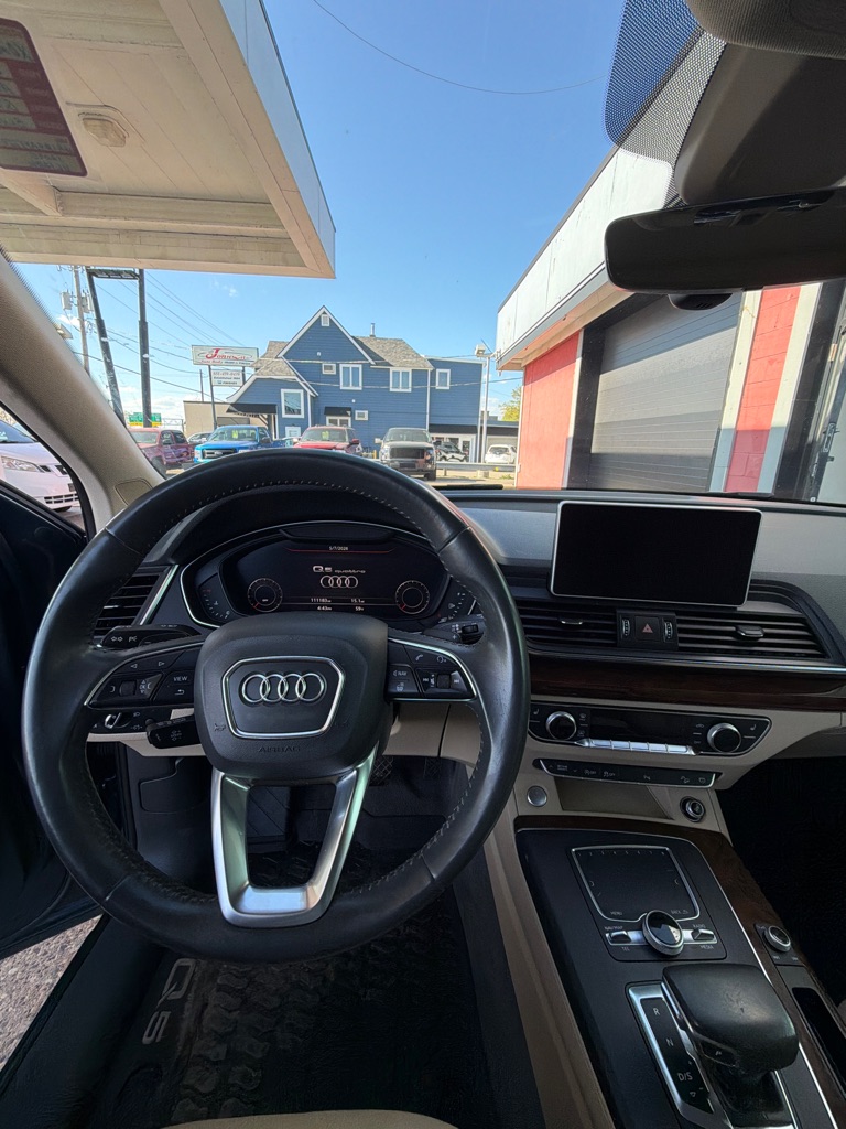 Photo 10 of this AUDI Q5