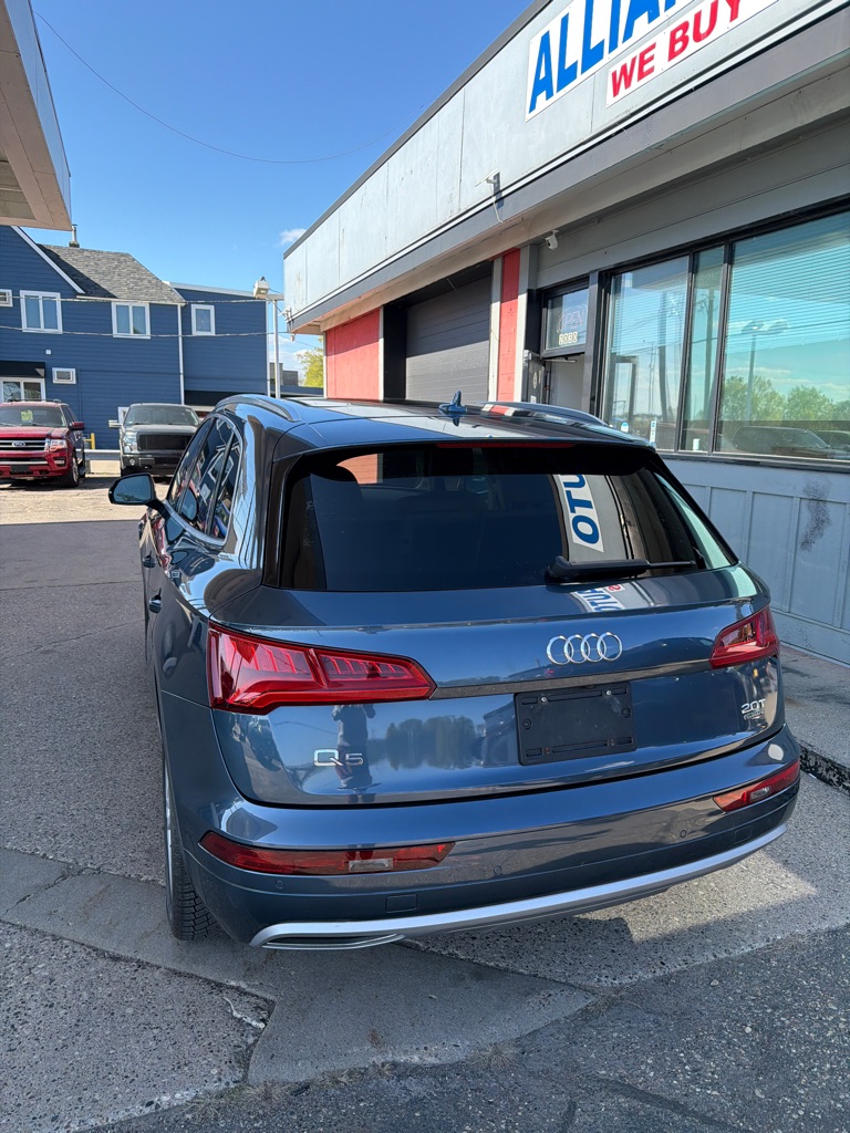 Photo 3 of this AUDI Q5