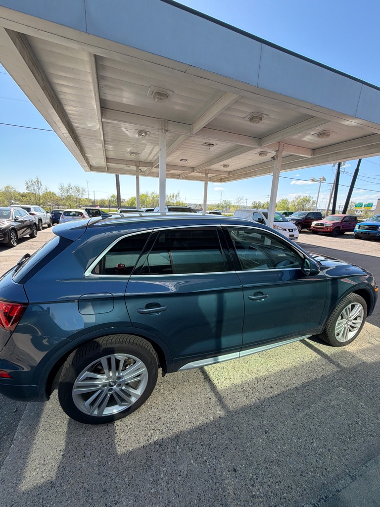 Photo 4 of this AUDI Q5
