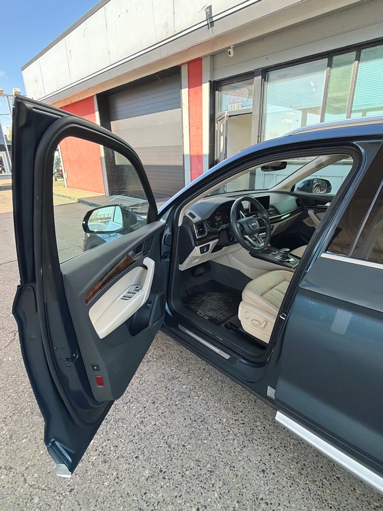 Photo 9 of this AUDI Q5