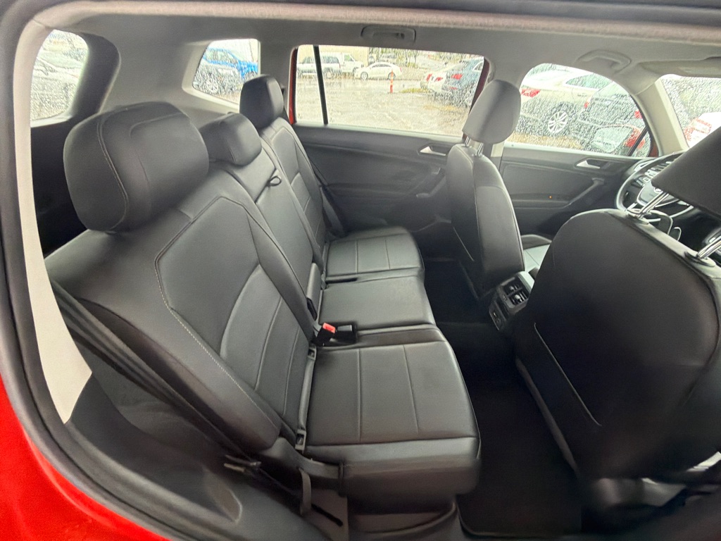 Photo 11 of this VOLKSWAGEN TIGUAN