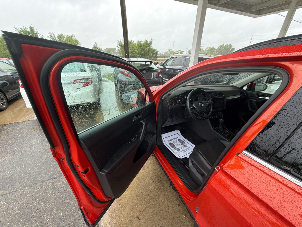 Photo 7 of this VOLKSWAGEN TIGUAN