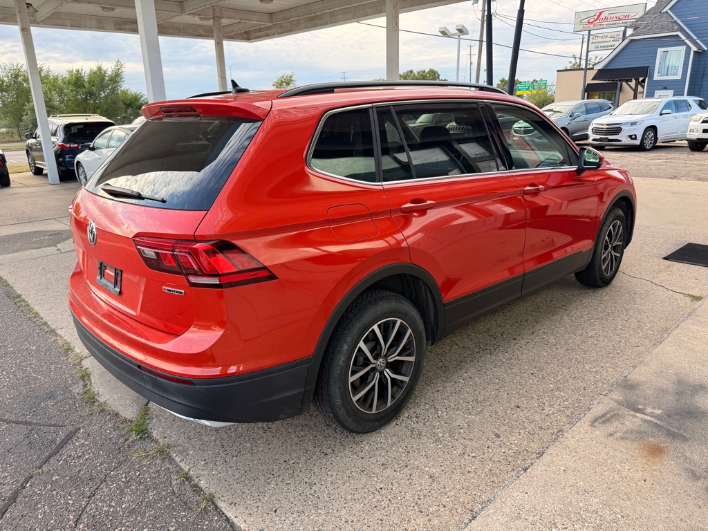 Photo 4 of this VOLKSWAGEN TIGUAN