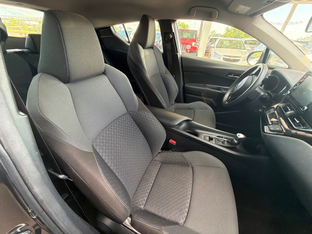 Photo 7 of this TOYOTA C-HR