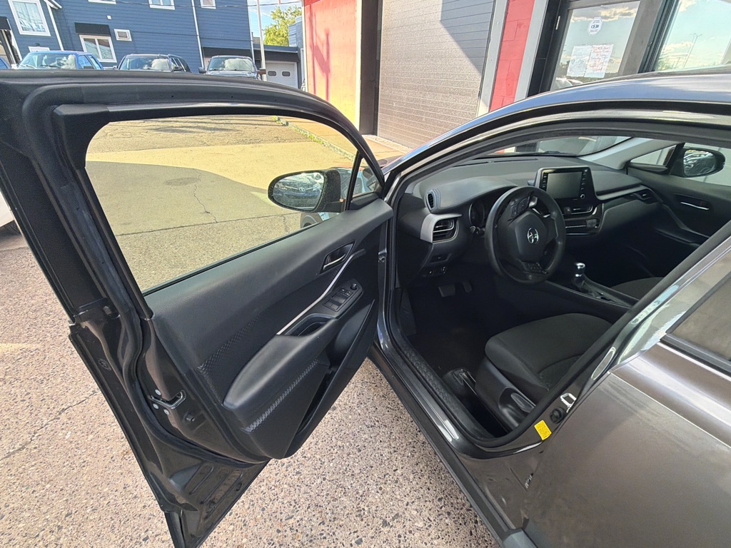 Photo 12 of this TOYOTA C-HR