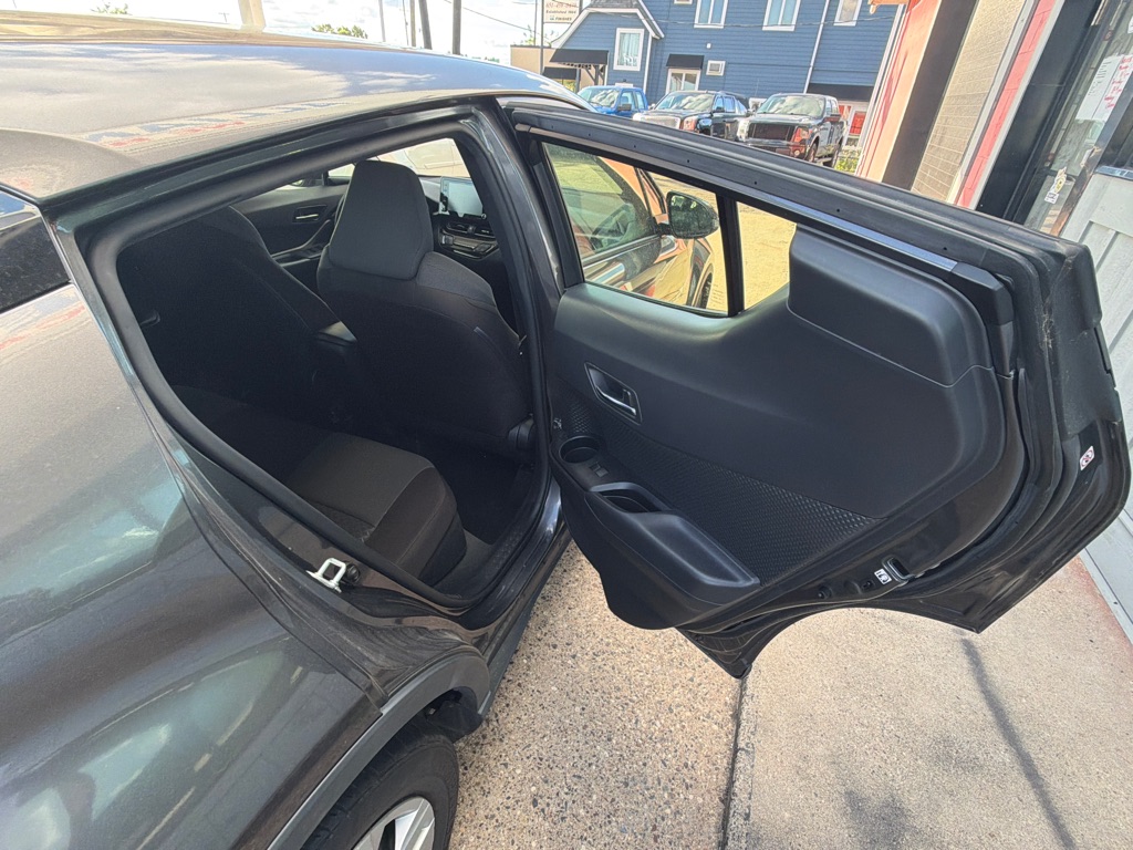 Photo 8 of this TOYOTA C-HR