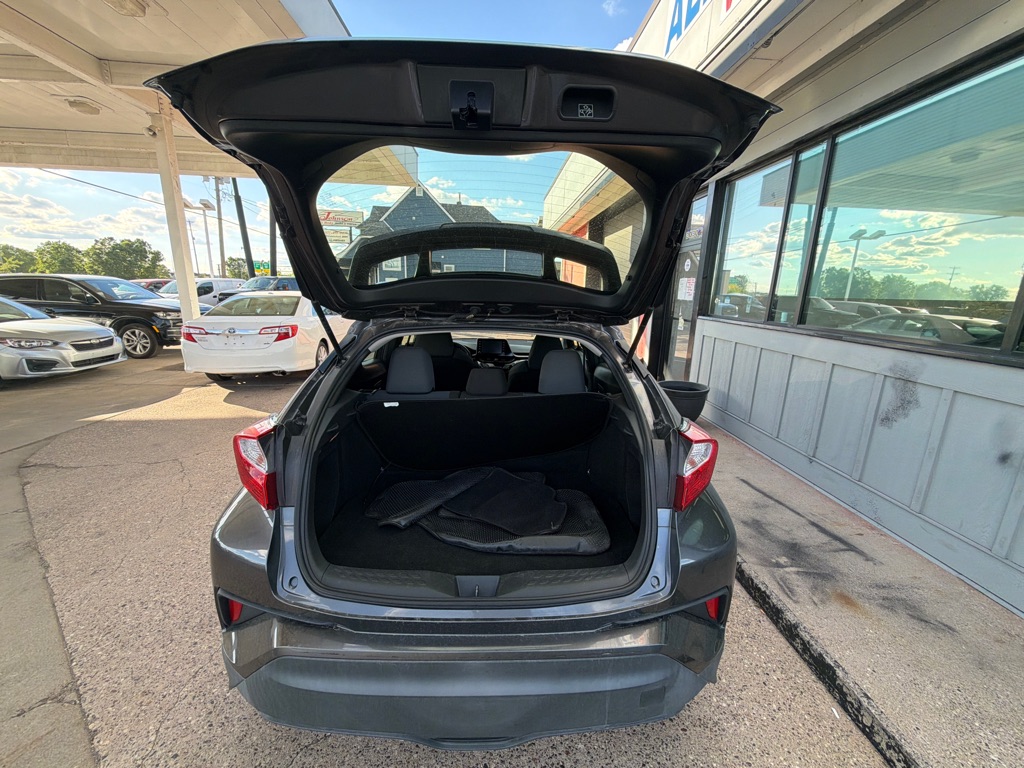 Photo 10 of this TOYOTA C-HR