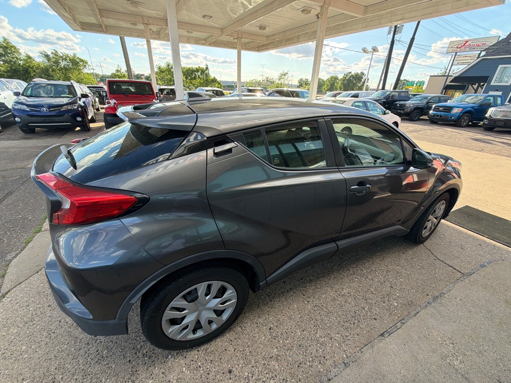 Photo 5 of this TOYOTA C-HR