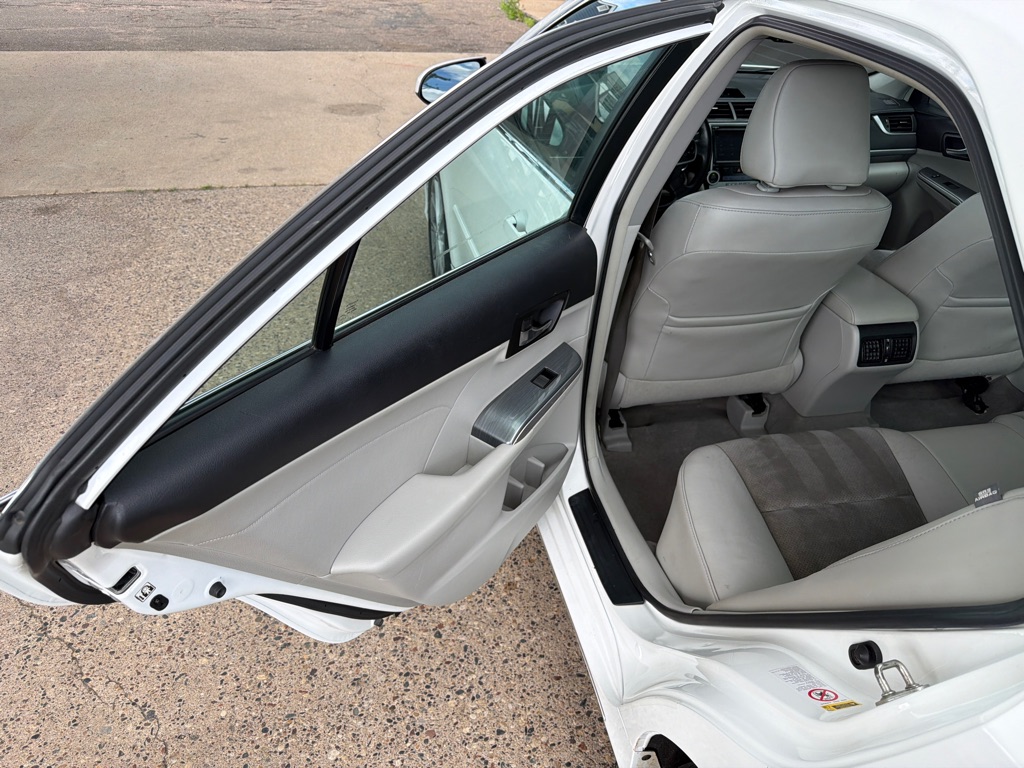 Photo 8 of this TOYOTA CAMRY
