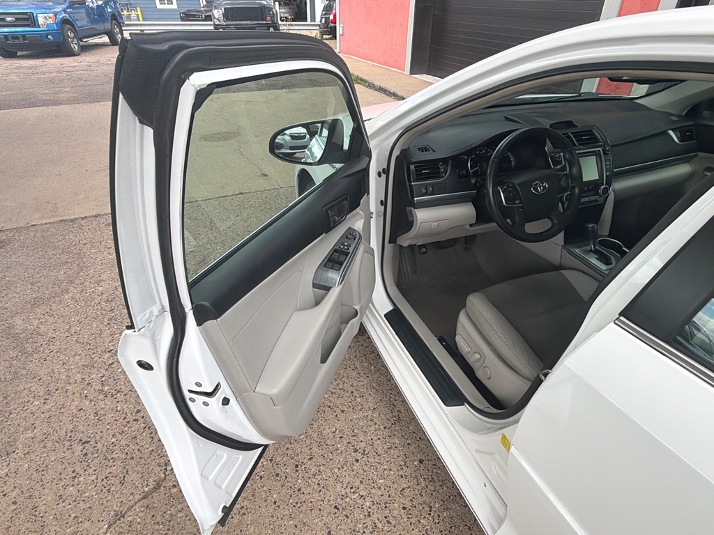 Photo 7 of this TOYOTA CAMRY
