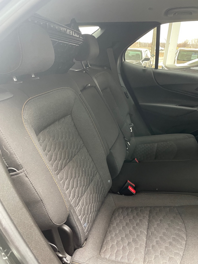 Photo 14 of this CHEVROLET EQUINOX