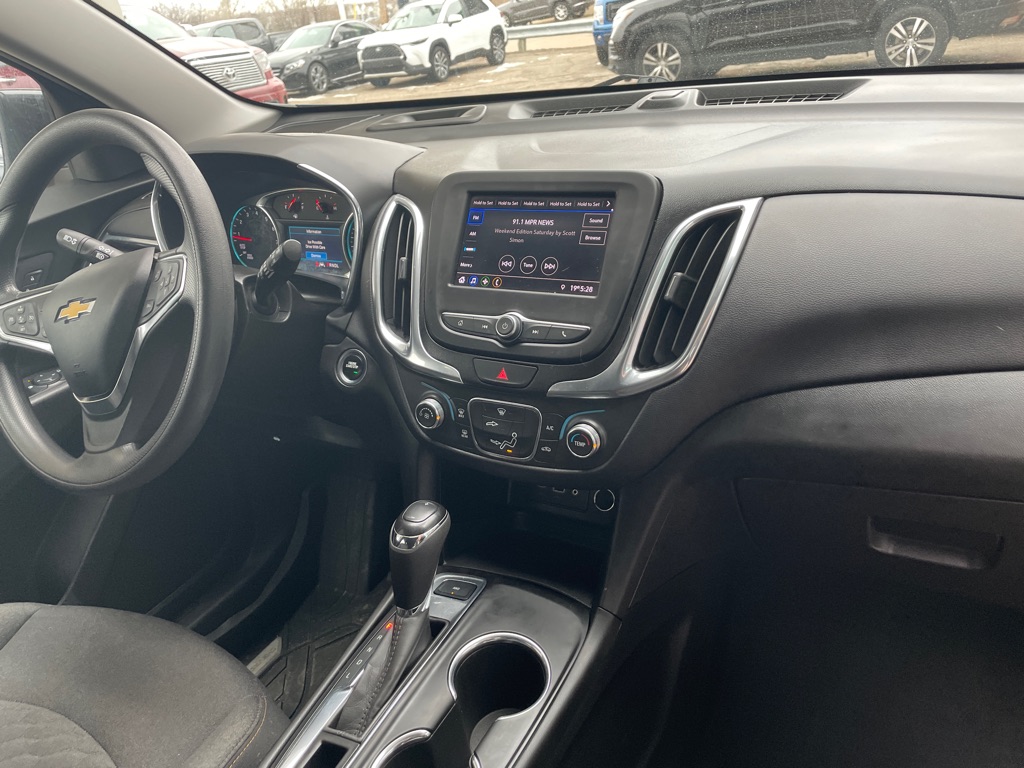 Photo 9 of this CHEVROLET EQUINOX