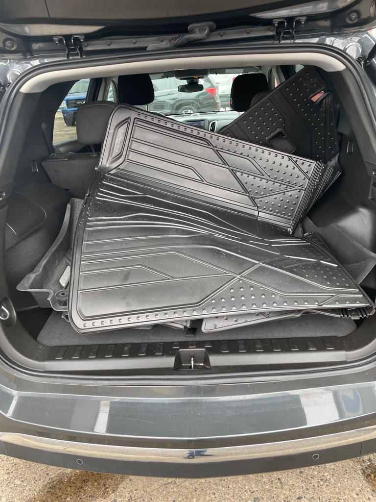 Photo 16 of this CHEVROLET EQUINOX
