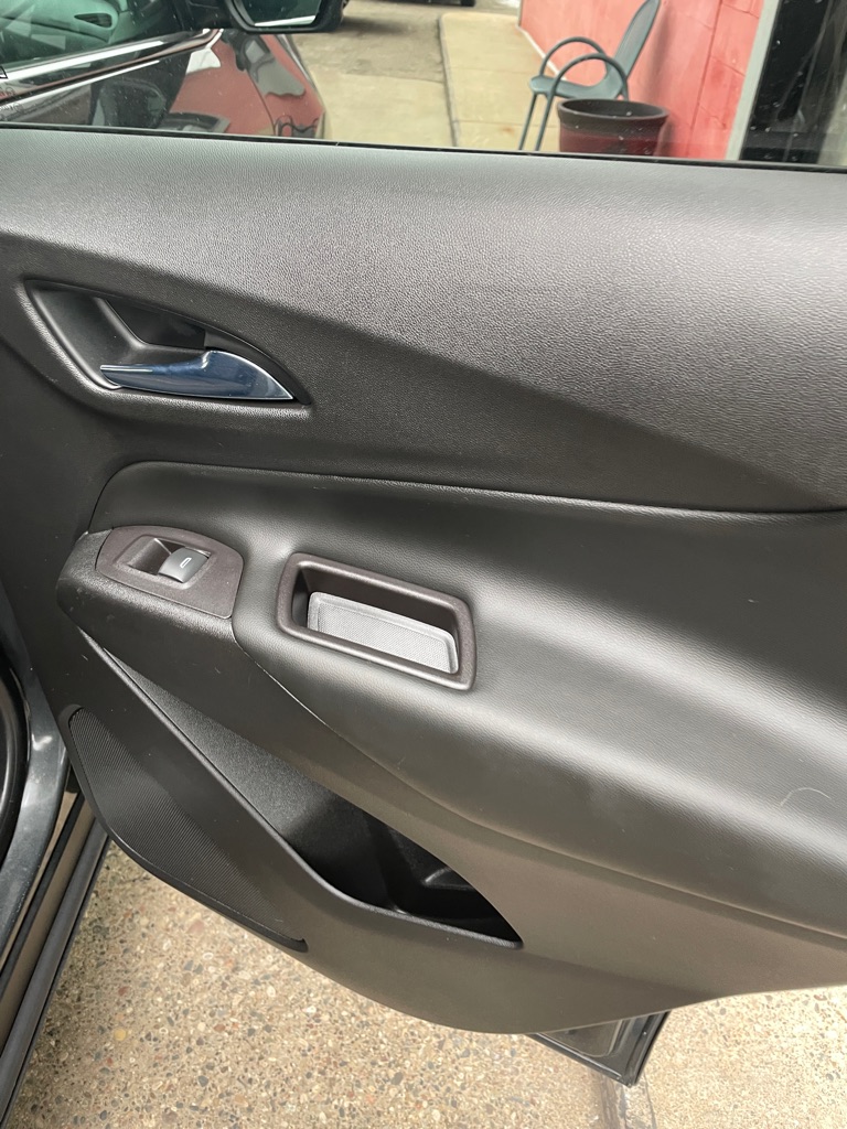 Photo 13 of this CHEVROLET EQUINOX