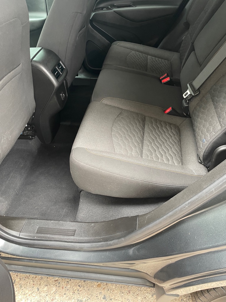 Photo 18 of this CHEVROLET EQUINOX