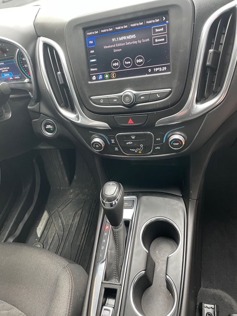 Photo 8 of this CHEVROLET EQUINOX