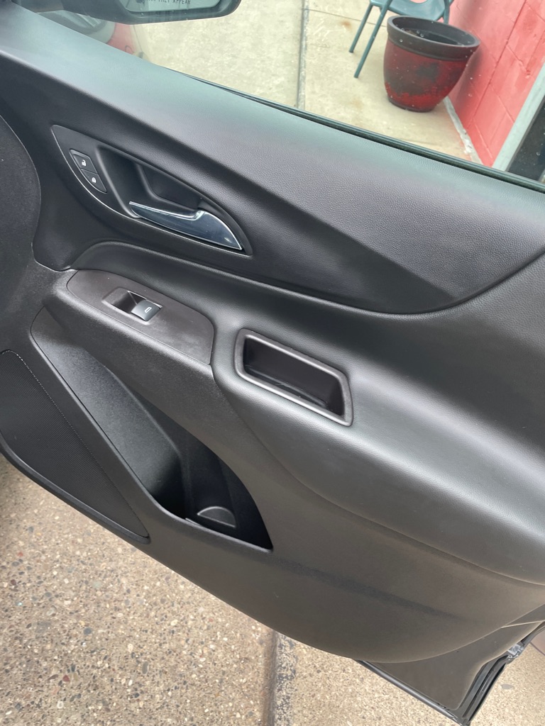 Photo 12 of this CHEVROLET EQUINOX