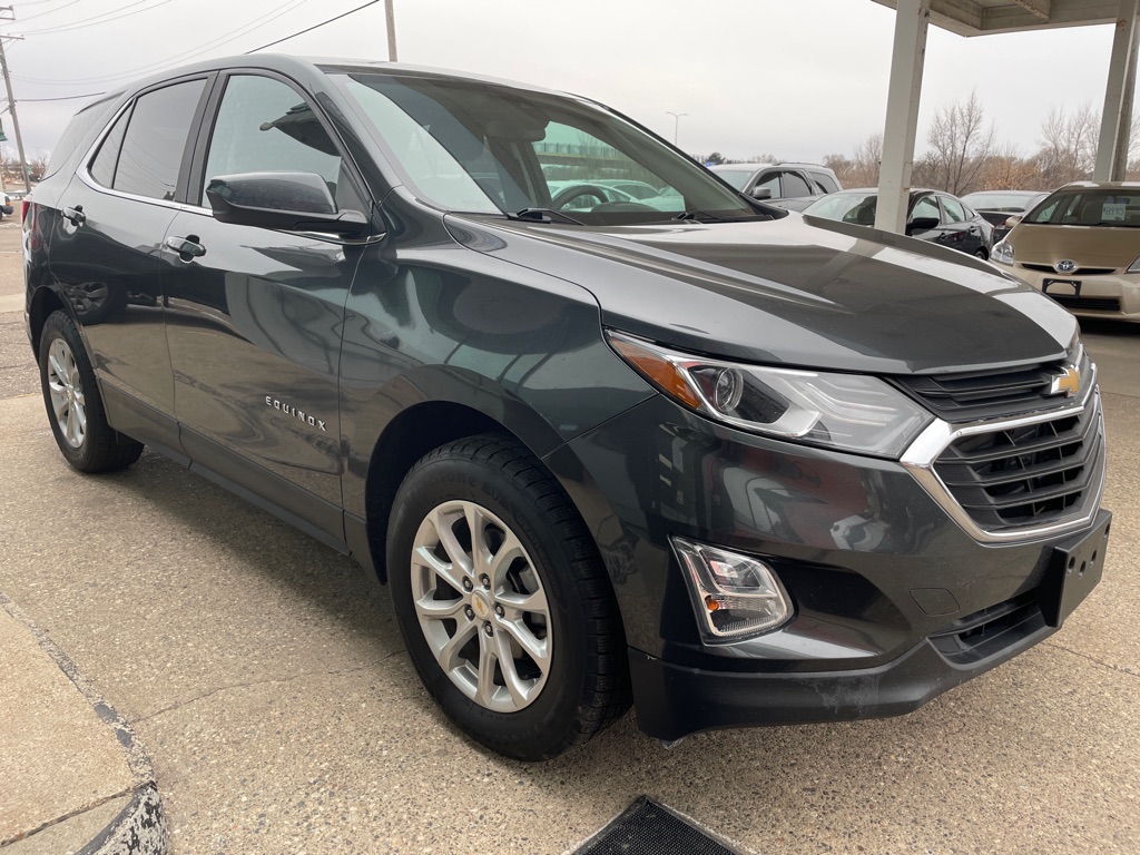 Photo 2 of this CHEVROLET EQUINOX