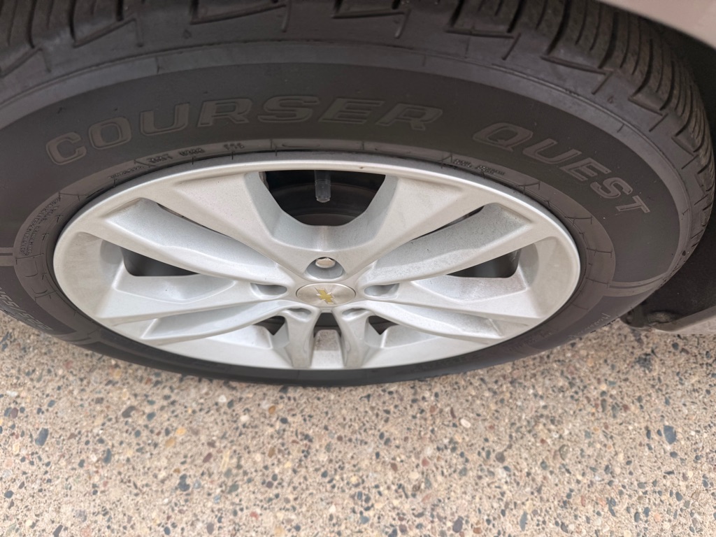 Photo 18 of this CHEVROLET MALIBU