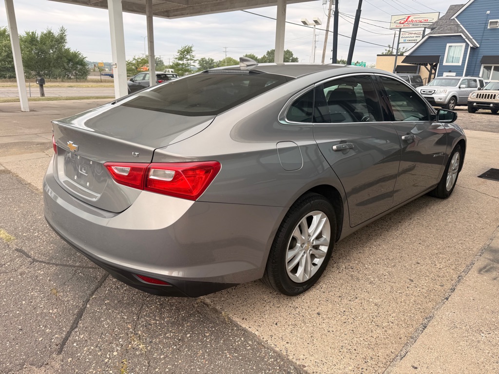 Photo 5 of this CHEVROLET MALIBU