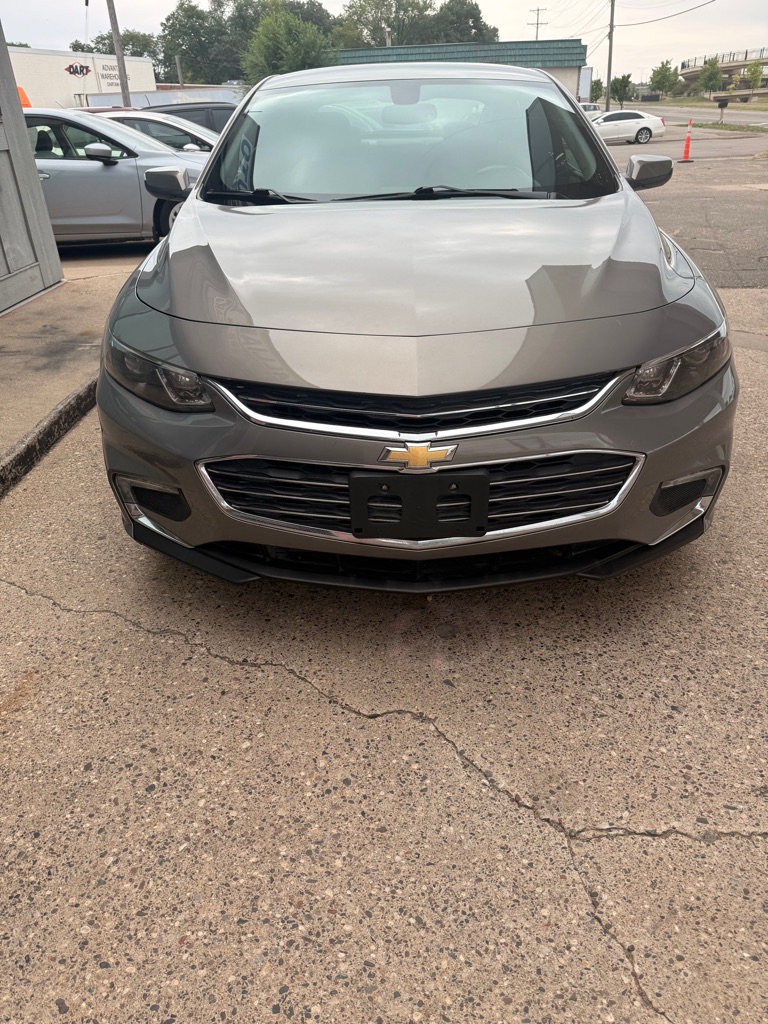 Photo 2 of this CHEVROLET MALIBU