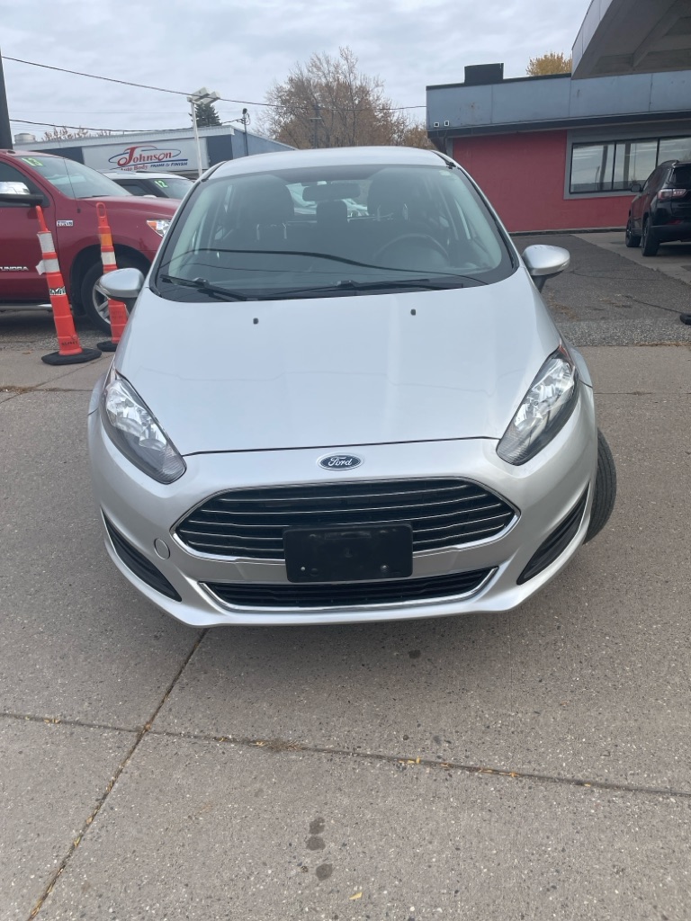 Photo 8 of this FORD FIESTA