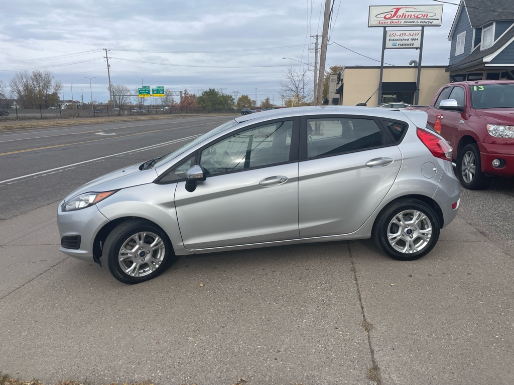Photo 2 of this FORD FIESTA