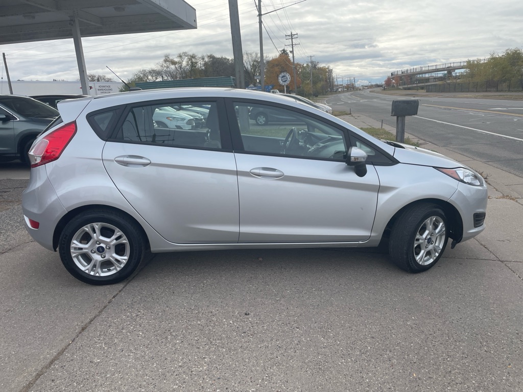 Photo 7 of this FORD FIESTA