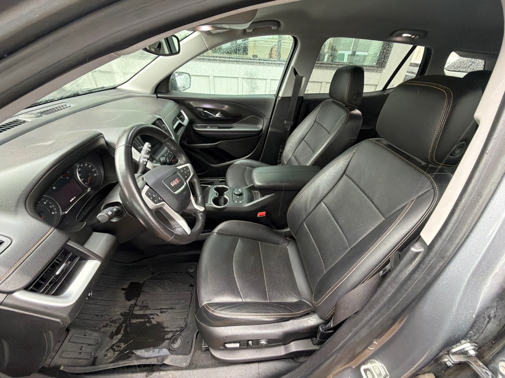 Photo 11 of this GMC TERRAIN