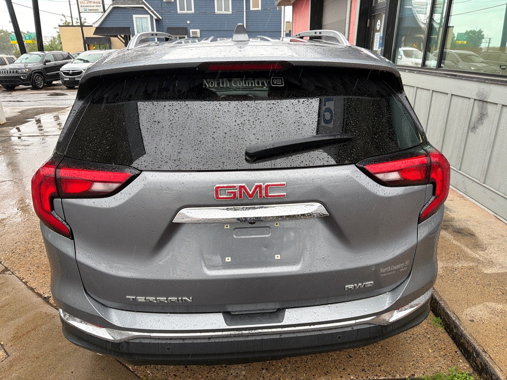Photo 4 of this GMC TERRAIN