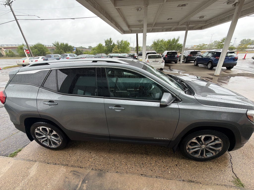 Photo 3 of this GMC TERRAIN
