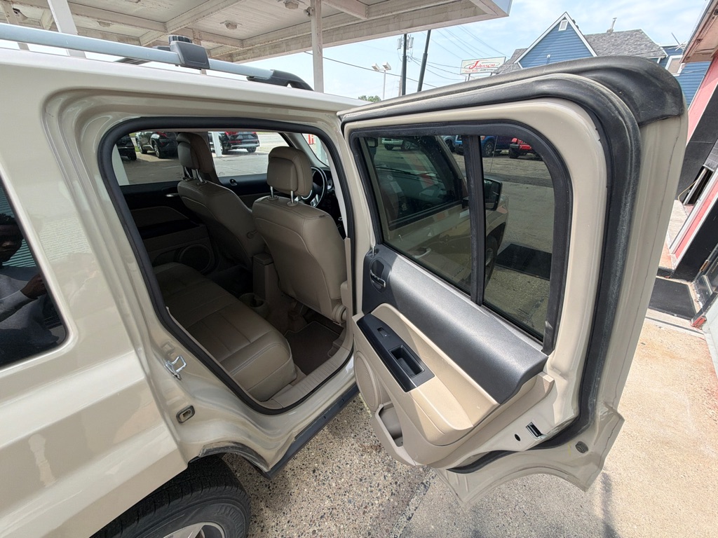 Photo 7 of this JEEP PATRIOT