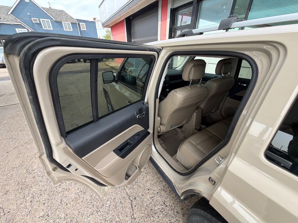 Photo 5 of this JEEP PATRIOT
