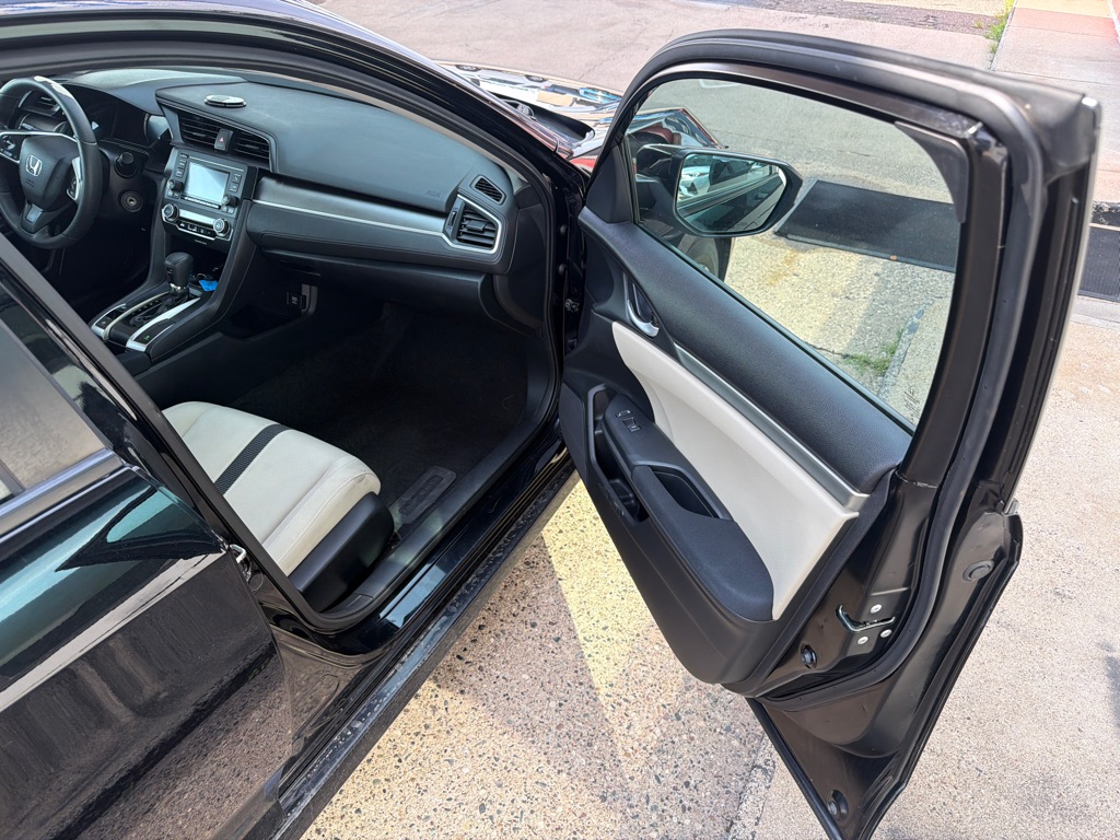 Photo 4 of this HONDA CIVIC