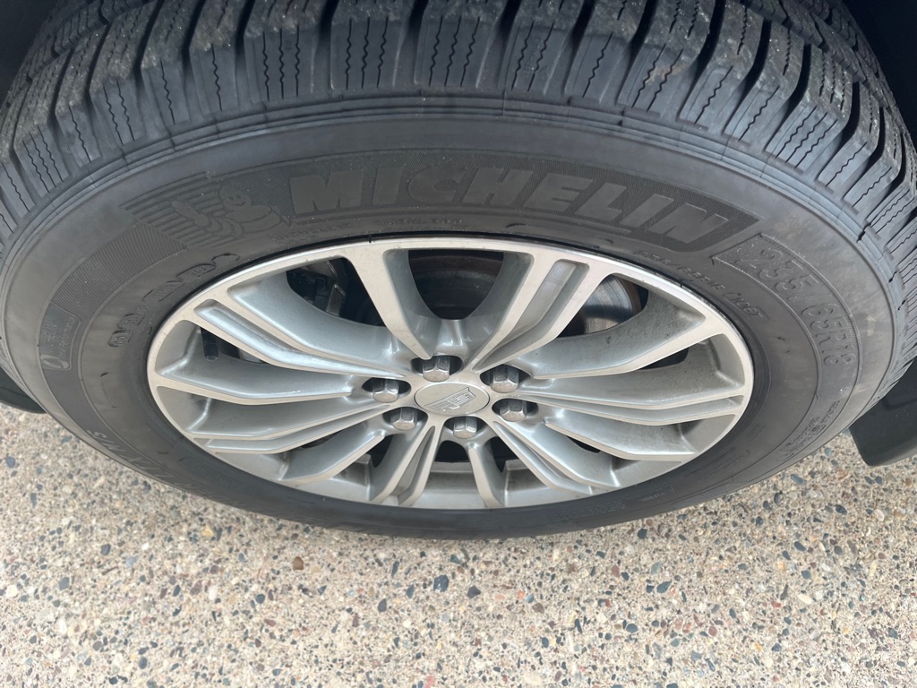 Photo 14 of this CADILLAC XT5