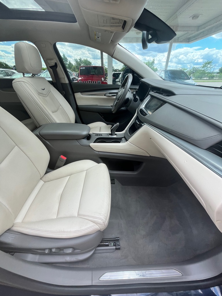 Photo 18 of this CADILLAC XT5