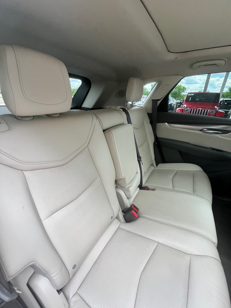 Photo 20 of this CADILLAC XT5