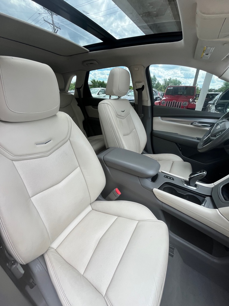 Photo 16 of this CADILLAC XT5