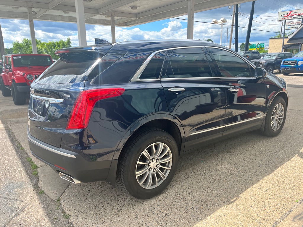 Photo 3 of this CADILLAC XT5