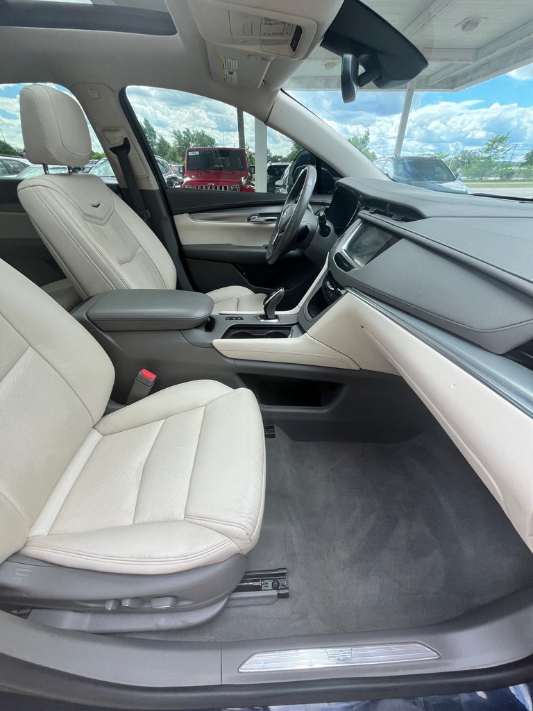 Photo 17 of this CADILLAC XT5