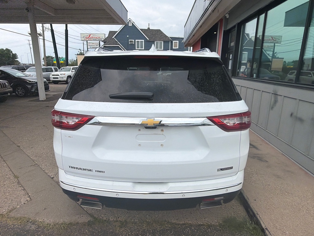 Photo 3 of this CHEVROLET TRAVERSE
