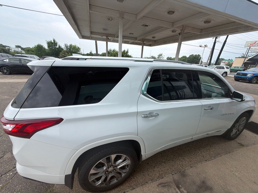 Photo 4 of this CHEVROLET TRAVERSE
